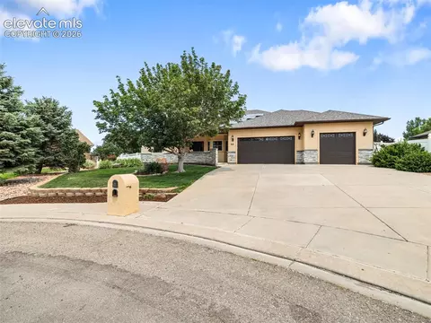 10 Erica Ct, Pueblo, CO 81001