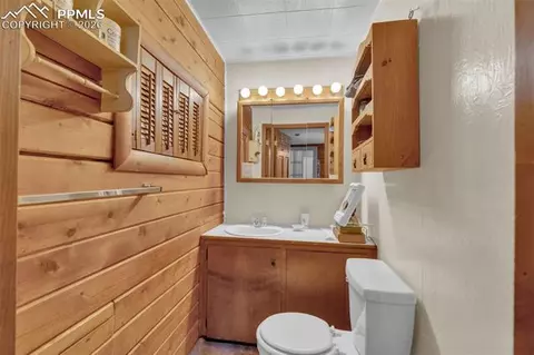 Bath - 847 Timber Ridge Rd, Divide, CO 80814 photo 1 of 2