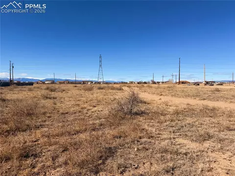 547 N Canvas Dr, Pueblo, CO 81007