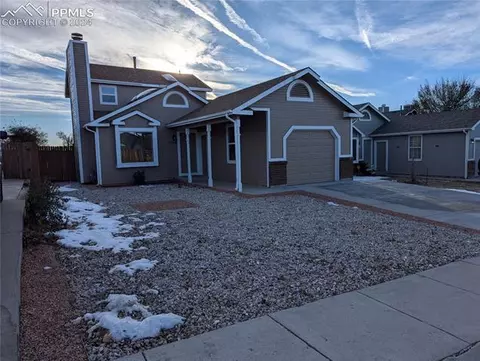1560 Ride Ln, Colorado Springs, CO 80916