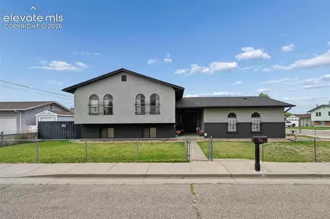 36 Wheatridge Dr, Pueblo, CO 81005