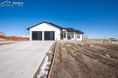 1260 N Ginger Ln, Pueblo, CO 81007