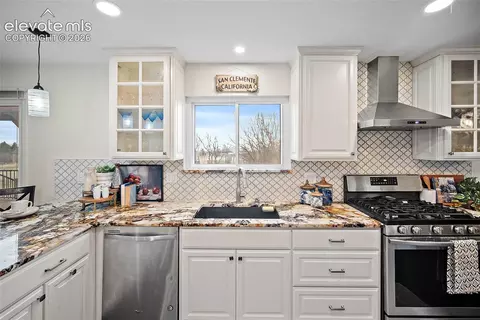 Kitchen - 16165 Wright Rd, Monument, CO 80132 photo 2 of 5