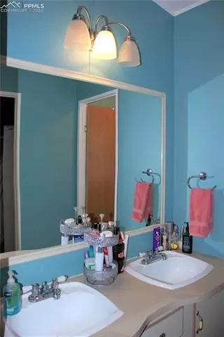 728 Graphite St, Florence, CO 81226 photo 12