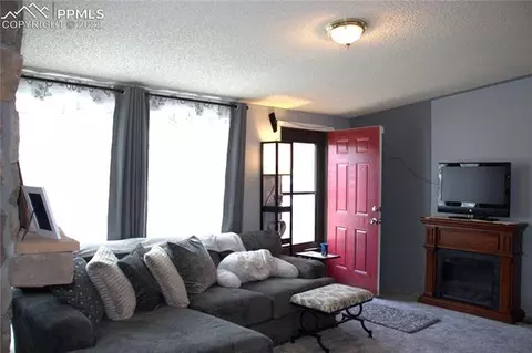 728 Graphite St, Florence, CO 81226 photo 2