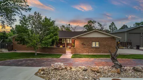 918 21st Ln, Pueblo, CO 81006