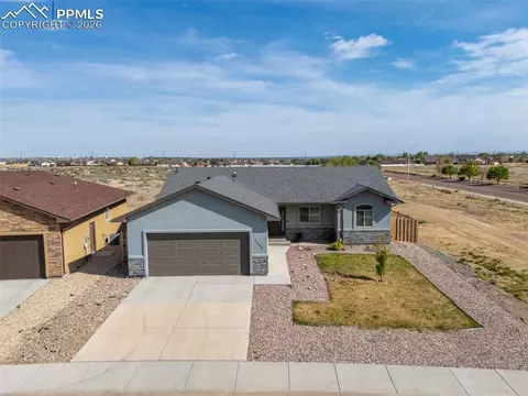 5508 Mark Twain Ln, Pueblo, CO 81008