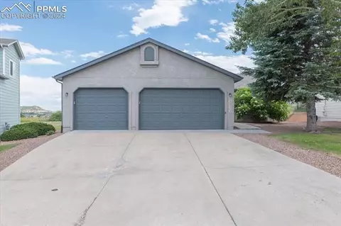 6275 Retreat Pt, Colorado Springs, CO 80919