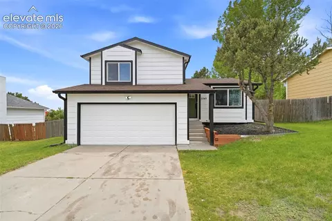 5545 Sacramento Pl, Colorado Springs, CO 80917