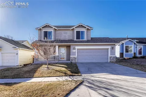 4318 Crow Creek Dr, Colorado Springs, CO 80922