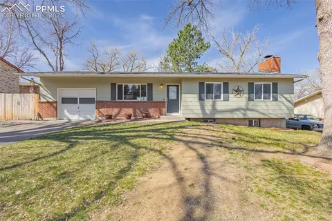 124 Cielo Vista St, Colorado Springs, CO 80911