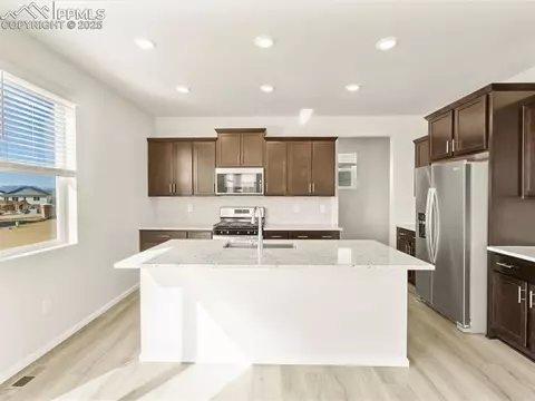 10462 Devoncove Dr, Peyton, CO 80831 photo 4