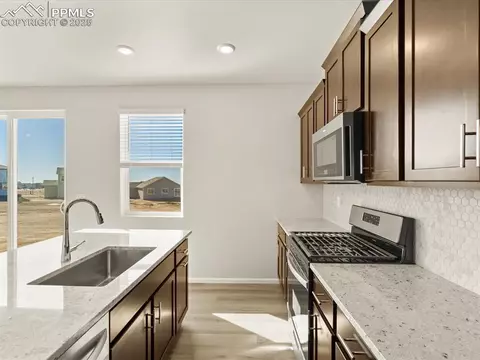10462 Devoncove Dr, Peyton, CO 80831 photo 9