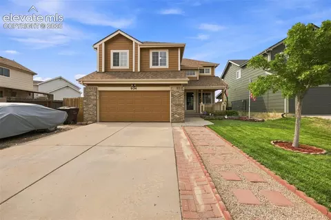 934 Square Dance Ln, Fountain, CO 80817