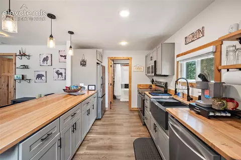 Kitchen - 395 Ridge Rd, Divide, CO 80814 photo 2 of 3