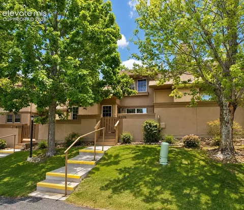 6109 Pine Hill Dr, Colorado Springs, CO 80918