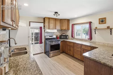 111 N Pine St, Woodland Park, CO 80863