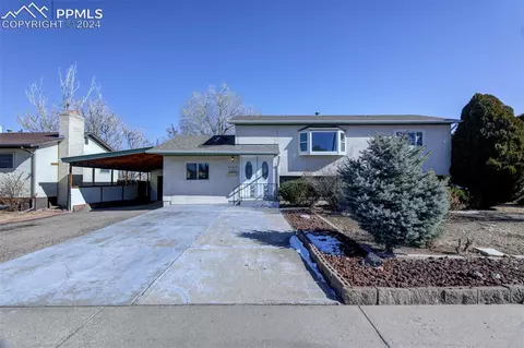 2126 Lynwood Ln, Pueblo, CO 81005