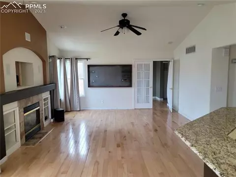 19537 E Dickenson Pl, Aurora, CO 80013 photo 2