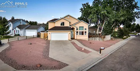 2007 Chism Dr, Pueblo, CO 81008