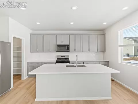 10636 Waterloo Dr, Peyton, CO 80831 photo 3
