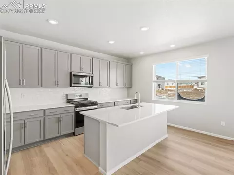 10636 Waterloo Dr, Peyton, CO 80831 photo 2