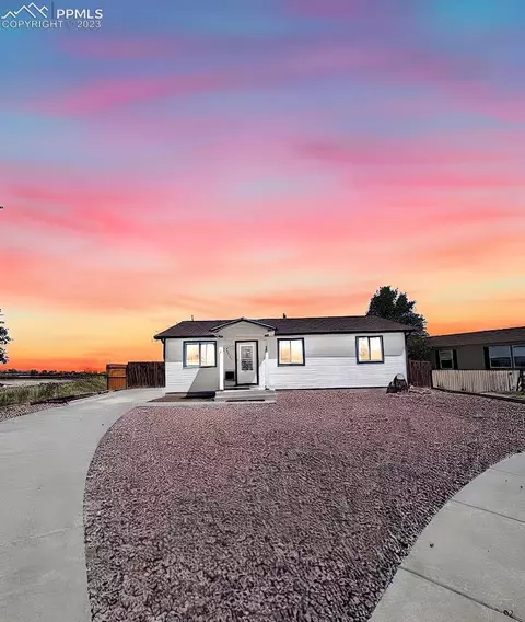 2326 Mountain Valley Ct, Pueblo, CO 81003