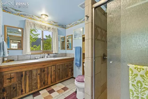 Bath - 1040 Cantiberry Rd, Divide, CO 80814 photo 1 of 2