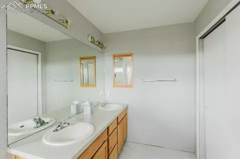 Bath - 8156 Oliver Rd, Peyton, CO 80831 photo 3 of 7