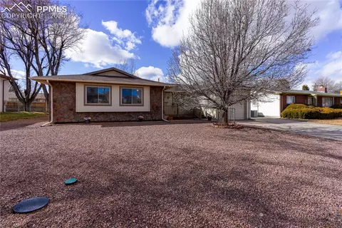 11 Cornell Cir, Pueblo, CO 81005