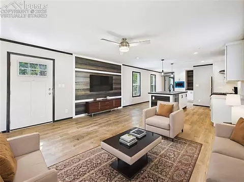 262 E Kipling Dr, Pueblo, CO 81007 photo 3