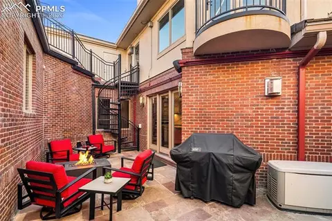 Exterior - 418 Steele St, Denver, CO 80206 photo 2 of 4