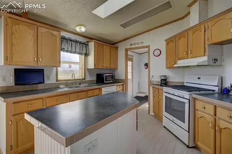 12060 Bradshaw Rd, Peyton, CO 80831 photo 3