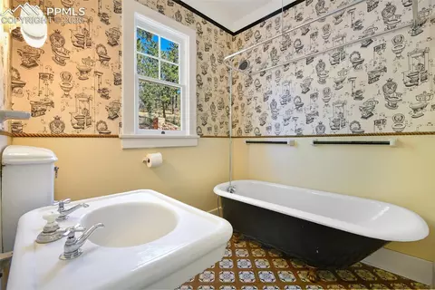 Bath - 4530 Hagerman Ave, Cascade, CO 80809 photo 2 of 3