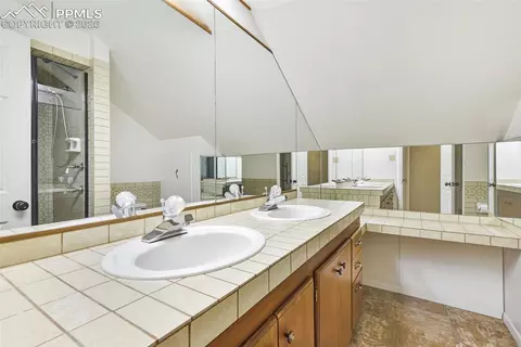 Bath - 4530 Hagerman Ave, Cascade, CO 80809 photo 3 of 3