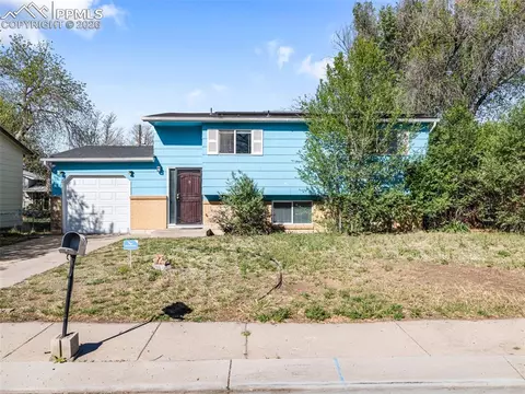 1620 River Dr, Fountain, CO 80817