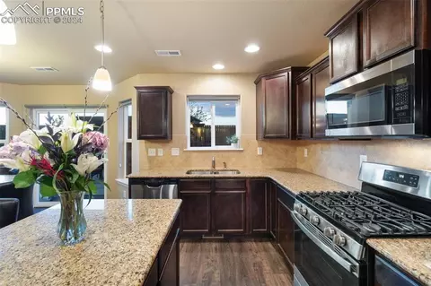 Kitchen - 11438 Avena Rd, Peyton, CO 80831 photo 3 of 4