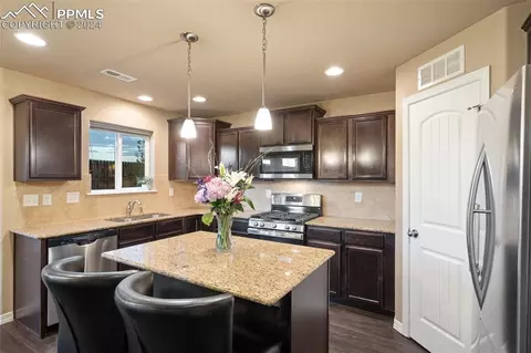 Kitchen - 11438 Avena Rd, Peyton, CO 80831 photo 2 of 4