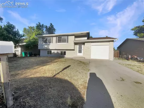 2118 Poteae Cir, Colorado Springs, CO 80915