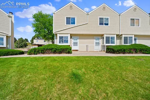 3147 Vail Pass Dr, Colorado Springs, CO 80917