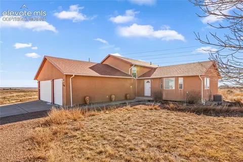 1501 N Gentry Ln, Pueblo West, CO 81007