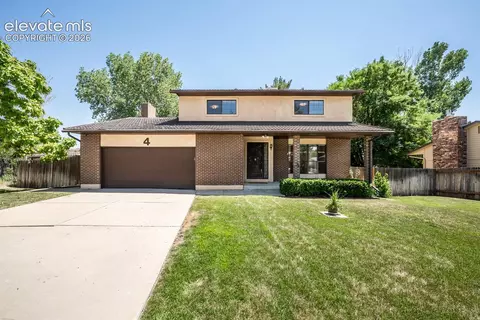 4 Yarrow Ct, Pueblo, CO 81001