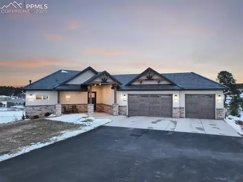 3745 Pinehurst Cir, Colorado Springs, CO 80908