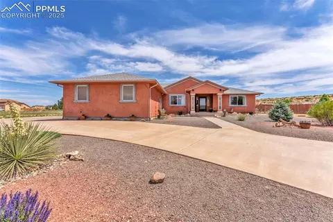 1284 N Challenger Dr, Pueblo, CO 81007
