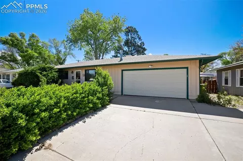 70 Caledonia Rd, Pueblo, CO 81001
