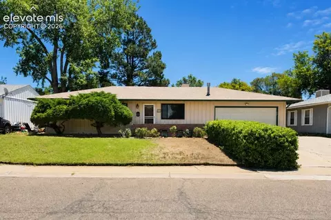 70 Caledonia Rd, Pueblo, CO 81001