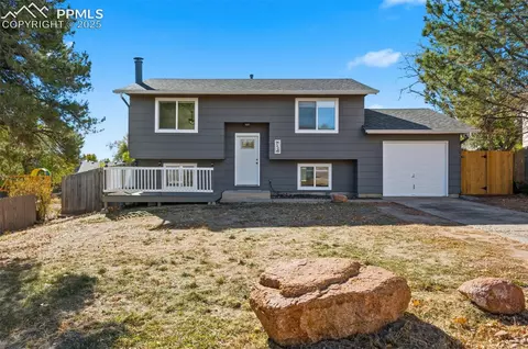 7225 Poteae Dr, Colorado Springs, CO 80915