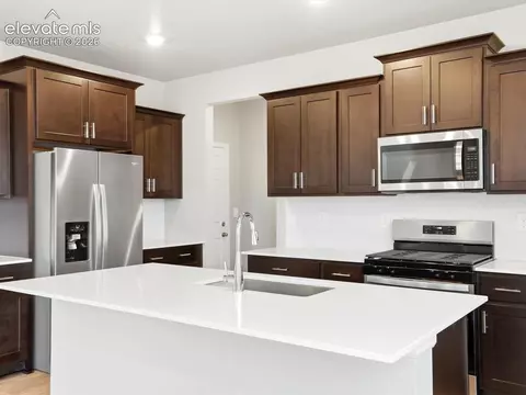 Kitchen - 10267 Keynes Dr, Peyton, CO 80831 photo 4 of 5