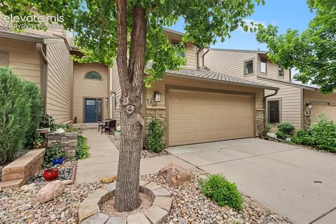 16 Woodbridge Dr, Colorado Springs, CO 80906