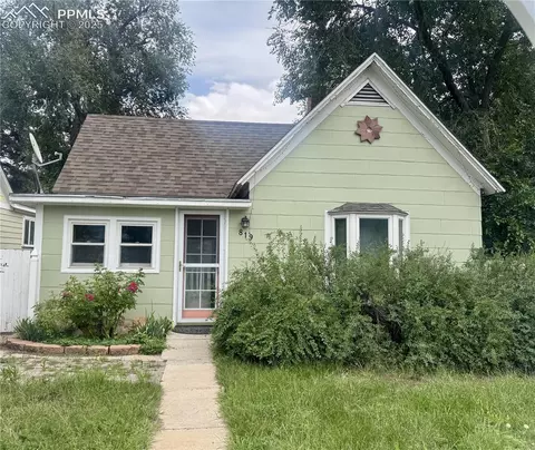 819 Sahwatch St, Colorado Springs, CO 80903